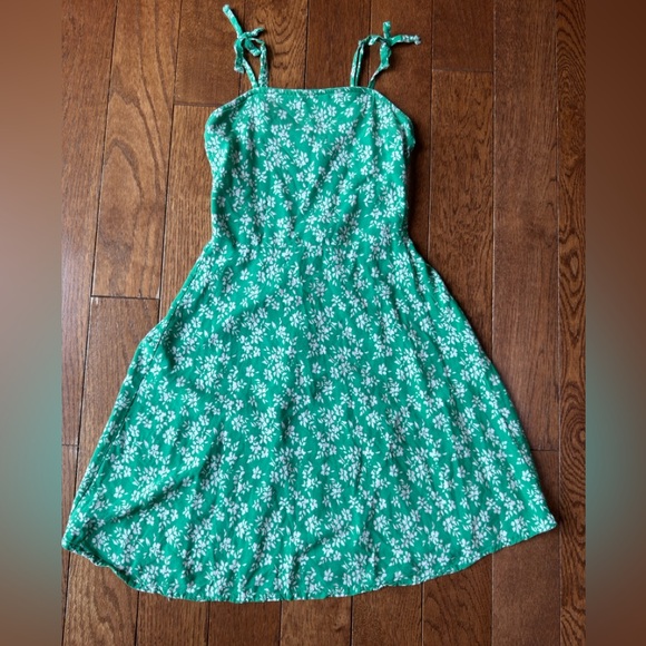 Beautiful, light weight urban kids dress - Picture 1 of 11
